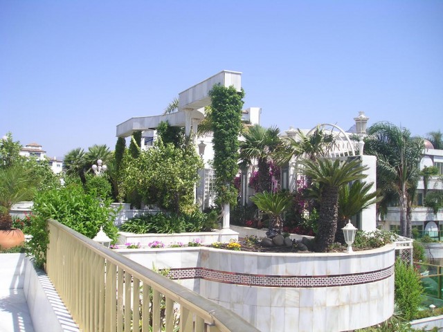 Penthouse avec 8 Chambres  à Puerto Banús