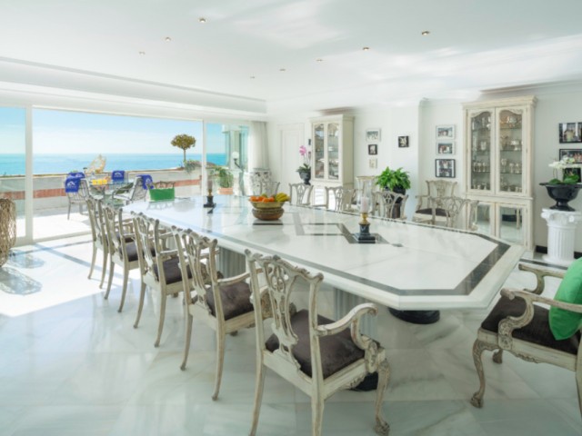 Kattohuoneisto Puerto Banús