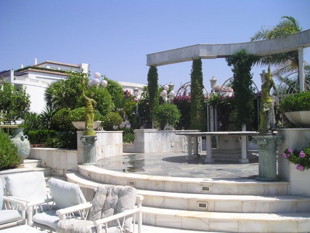 Kattohuoneisto Puerto Banús