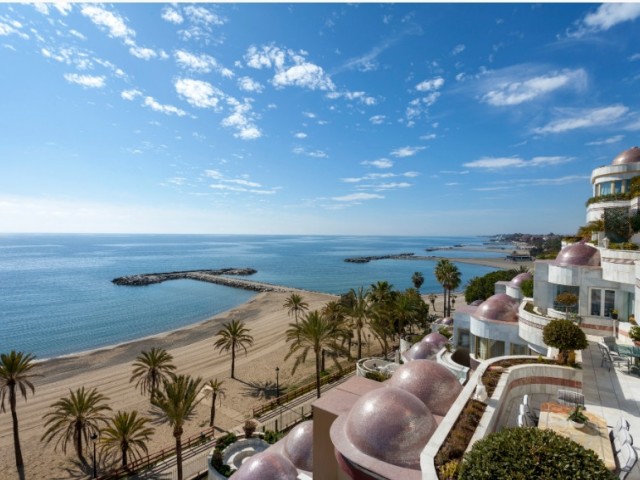 Kattohuoneisto Puerto Banús