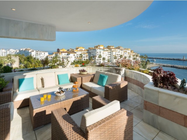 Kattohuoneisto Puerto Banús