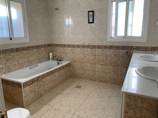 5 Sovrums Villa i Mijas