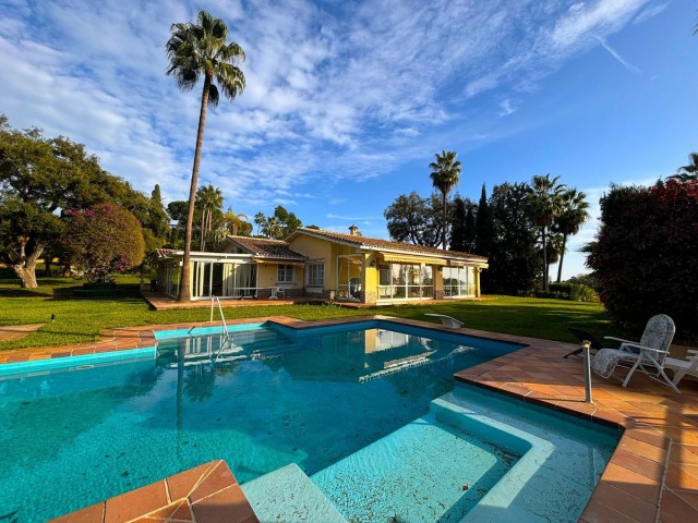 6 Sovrums Villa i Elviria