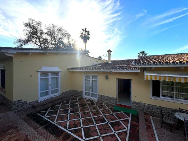 6 Sovrums Villa i Elviria