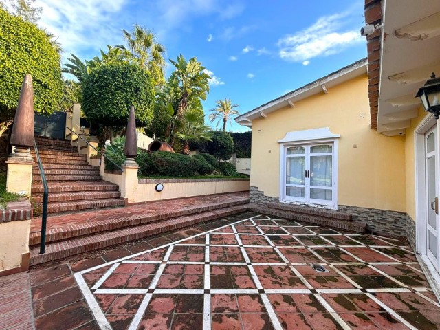 6 Sovrums Villa i Elviria