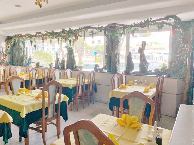 Kommerziell in Calahonda