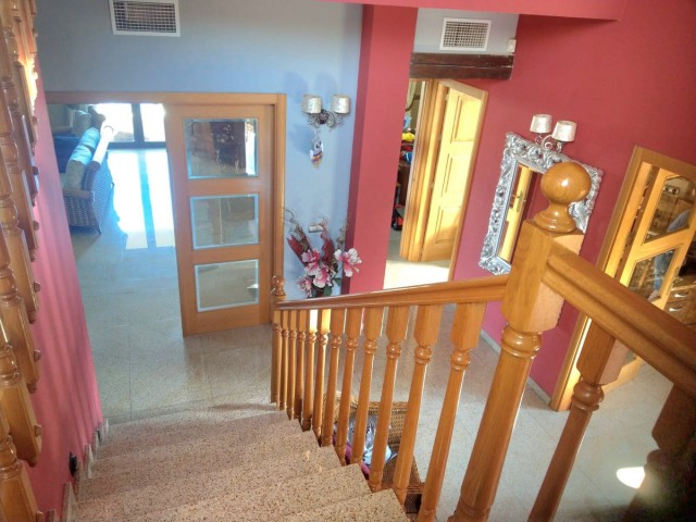 Villa avec 4 Chambres  à Sierrezuela