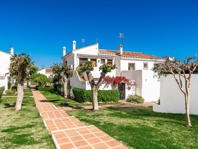 Adosado con 2 Dormitorios  en Marbella