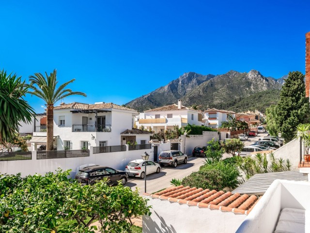 Adosado con 2 Dormitorios  en Marbella
