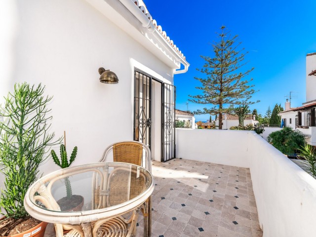 Adosado con 2 Dormitorios  en Marbella