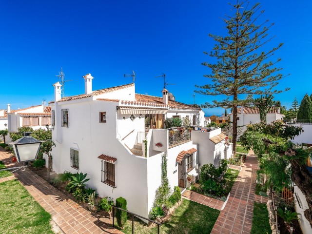 Adosado con 2 Dormitorios  en Marbella
