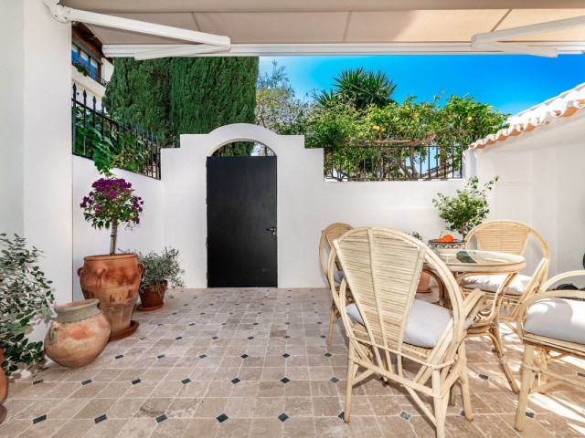 2 Bedrooms Townhouse in Marbella
