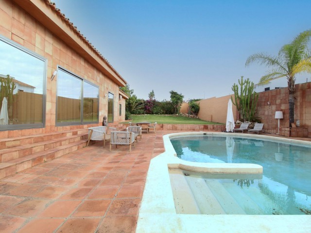 4 Schlafzimmer Villa in Atalaya