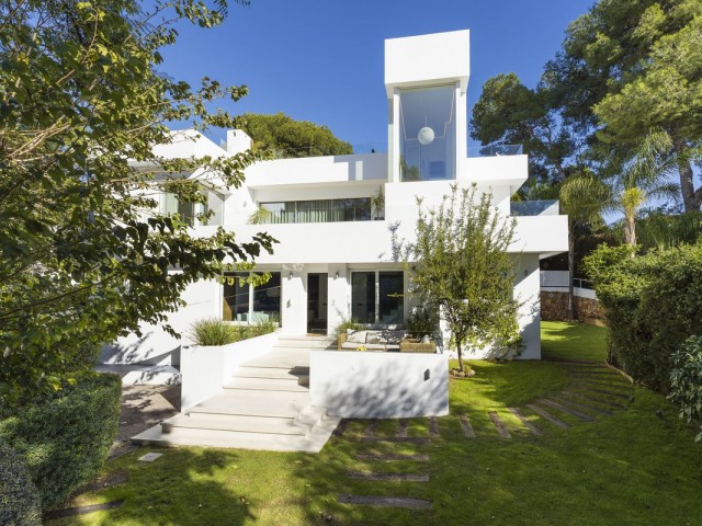 6 Slaapkamer Villa in Nueva Andalucía