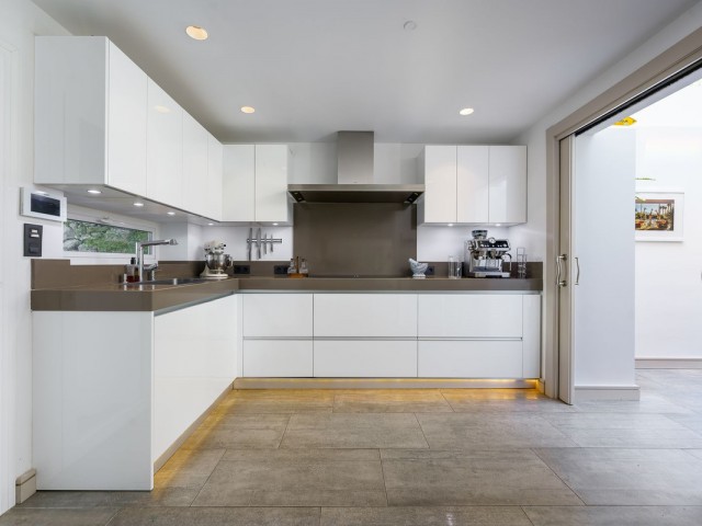 6 Slaapkamer Villa in Nueva Andalucía