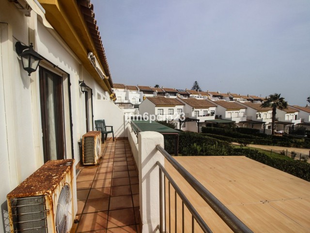5 Slaapkamer Rijtjeshuis in La Duquesa