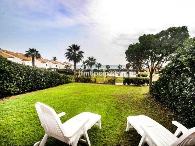 5 Slaapkamer Rijtjeshuis in La Duquesa