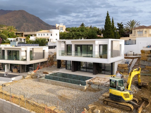 Villa con 4 Dormitorios  en Valle Romano