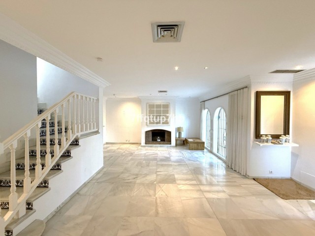 6 Slaapkamer Rijtjeshuis in Puerto Banús