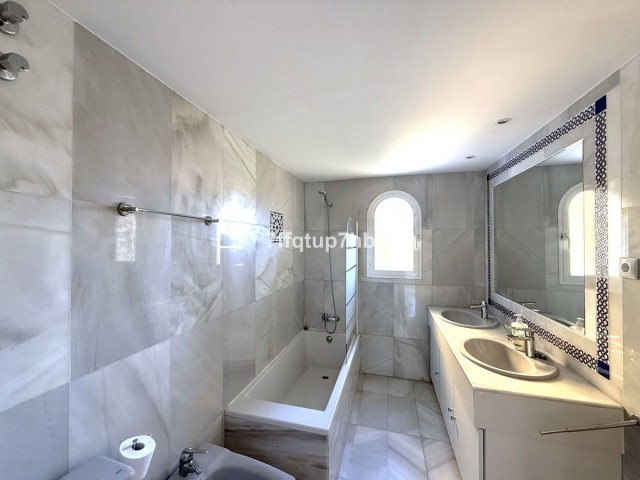 6 Slaapkamer Rijtjeshuis in Puerto Banús