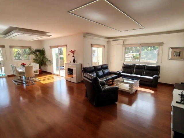 Villa, Torremolinos, R4894129