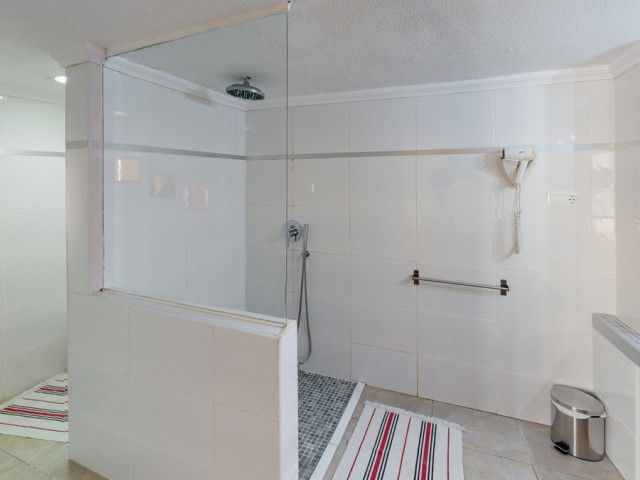 20 Bedrooms Villa in Arenas