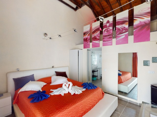 20 Bedrooms Villa in Arenas