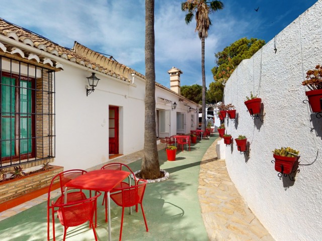 20 Bedrooms Villa in Arenas