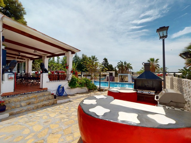 20 Bedrooms Villa in Arenas