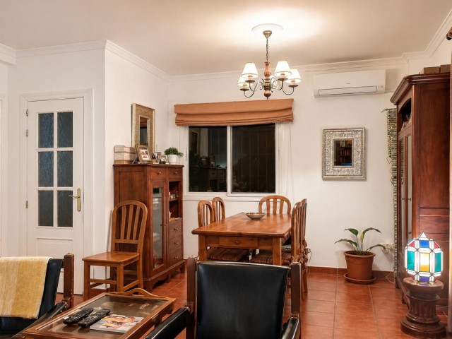 Maison mitoyenne avec 4 Chambres  à Las Lagunas