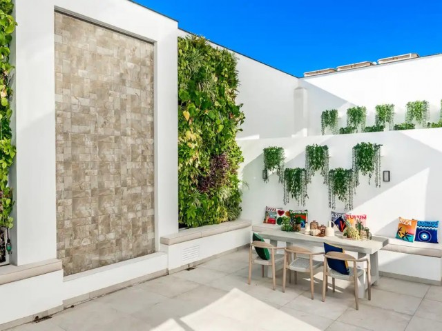 5 Bedrooms Villa in The Golden Mile