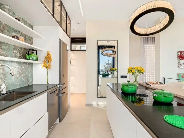5 Bedrooms Villa in The Golden Mile