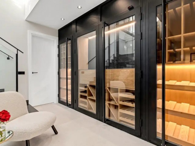 5 Bedrooms Villa in The Golden Mile