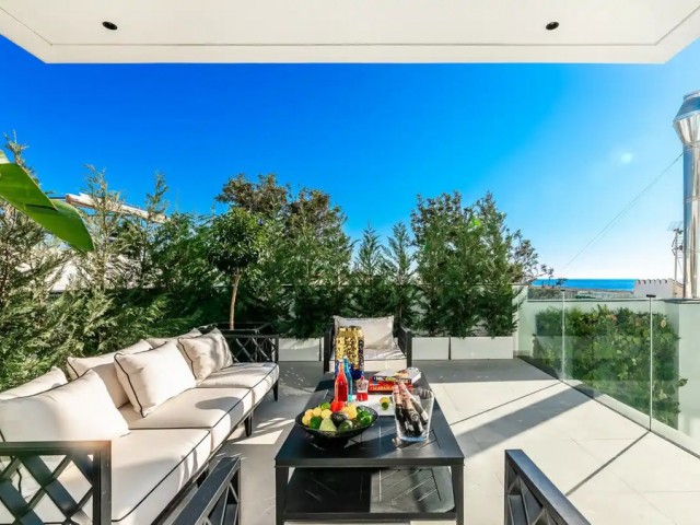 5 Bedrooms Villa in The Golden Mile