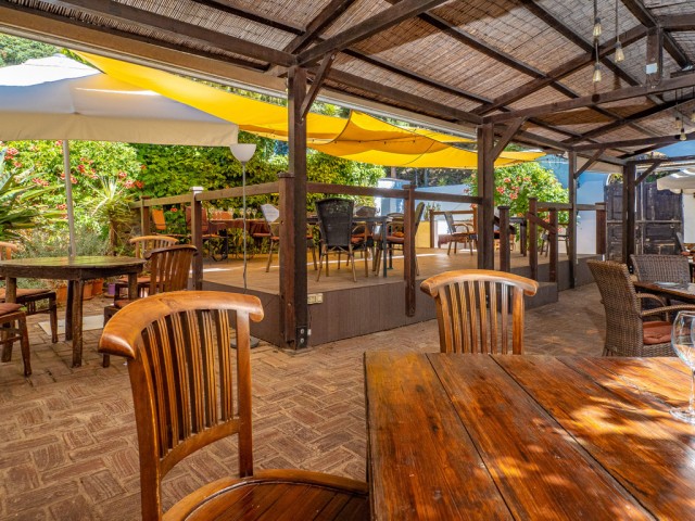 Kommerziell in Casares