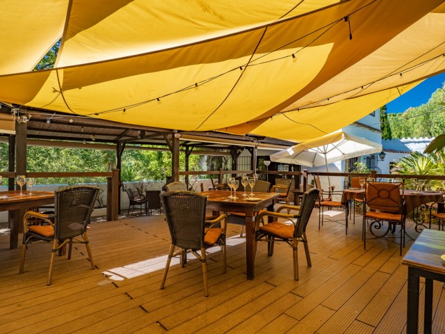 Kommerziell in Casares