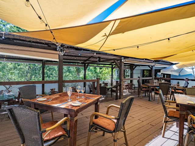 Kommerziell in Casares