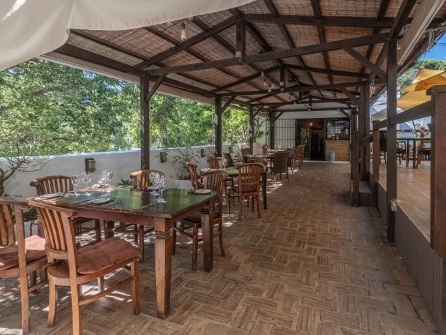 Kommerziell in Casares