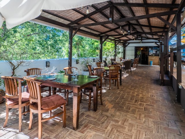 Kommerziell in Casares