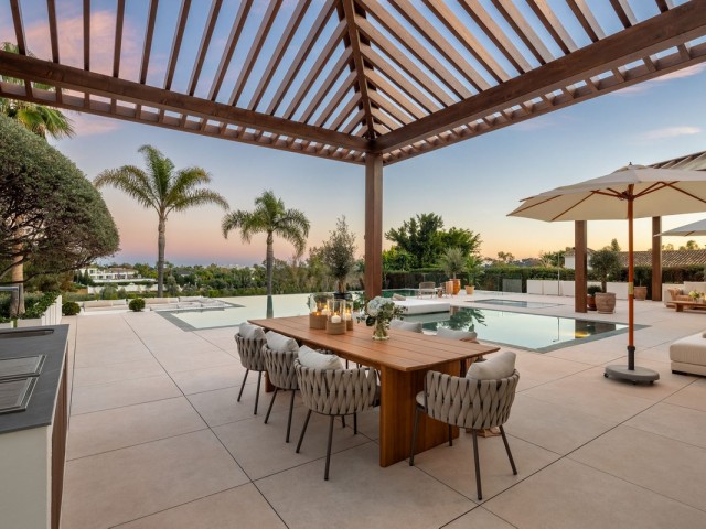 Villa, Nueva Andalucia, R4897873