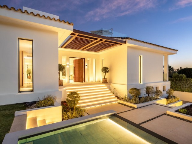 Villa, Nueva Andalucia, R4897873