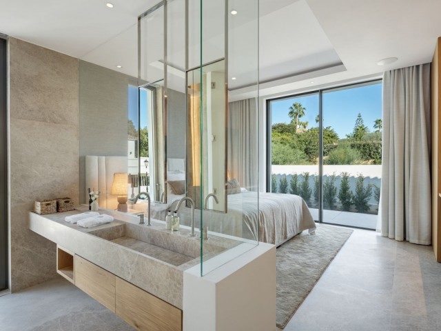 6 Slaapkamer Villa in Nueva Andalucía