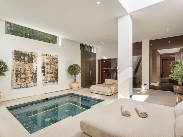 6 Slaapkamer Villa in Nueva Andalucía