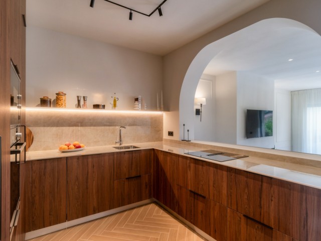 4 Bedrooms Townhouse in Nueva Andalucía