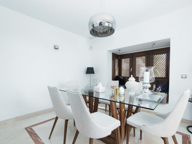 4 Slaapkamer Rijtjeshuis in Benahavís