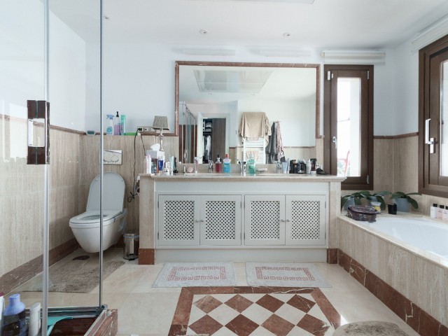 4 Slaapkamer Rijtjeshuis in Benahavís