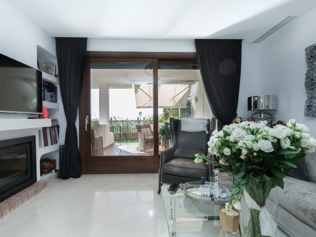 4 Bedrooms Townhouse in Benahavís