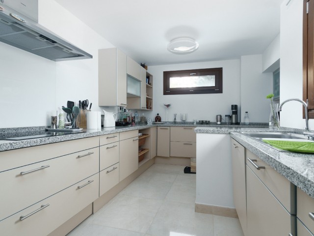 4 Bedrooms Townhouse in Benahavís
