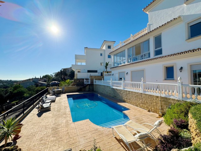 8 Sovrums Villa i Elviria