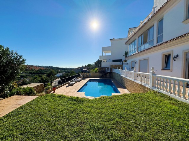 8 Sovrums Villa i Elviria